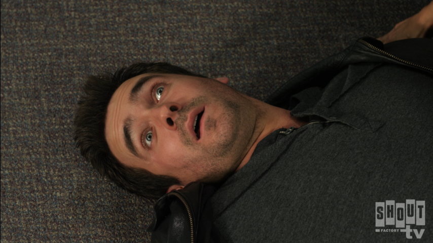 Republic Of Doyle: S2 E7 - Crashing On The Couch
