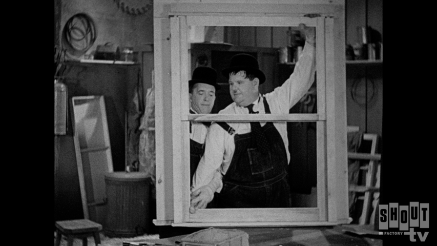The Laurel & Hardy Show: Busy Bodies