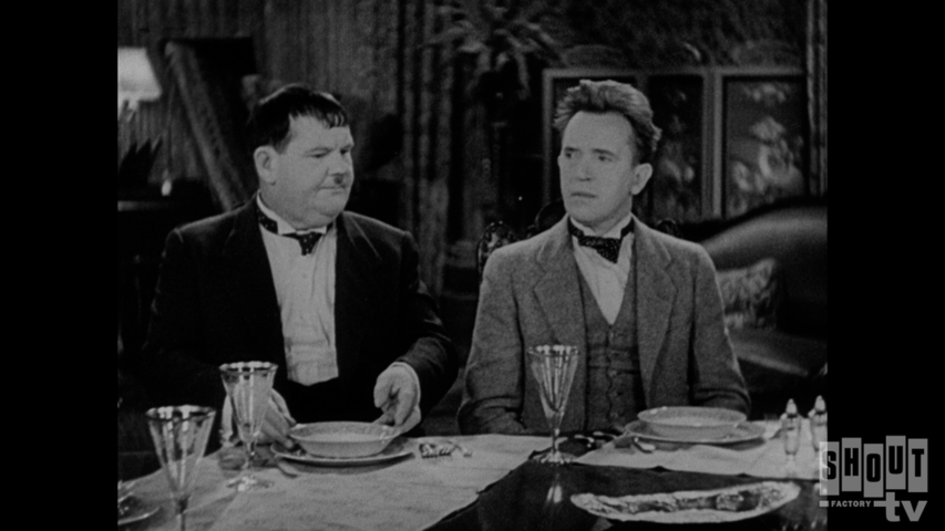 The Laurel & Hardy Show: Oliver The Eighth